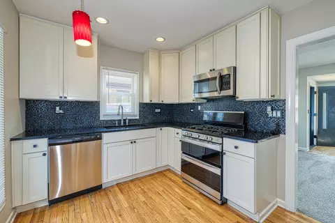 Kitchen - 165 S Commonwealth Ave, Elgin, IL 60123 photo 2 of 3