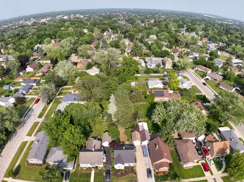 View/Area - 165 S Commonwealth Ave, Elgin, IL 60123 photo 3 of 4