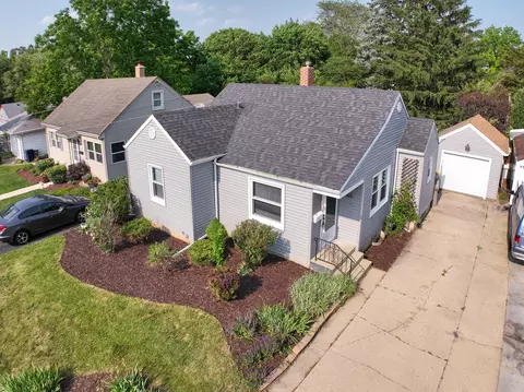 View/Area - 165 S Commonwealth Ave, Elgin, IL 60123 photo 2 of 4
