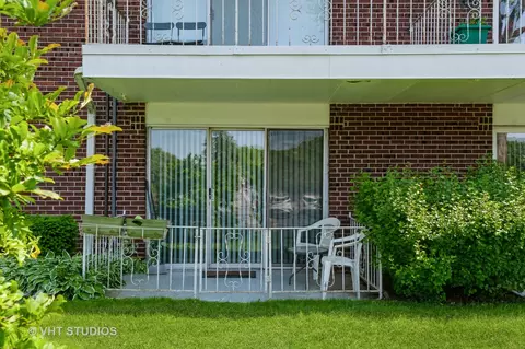 Exterior - 127 N Wolf Rd #52A, Wheeling, IL 60090 photo 2 of 2