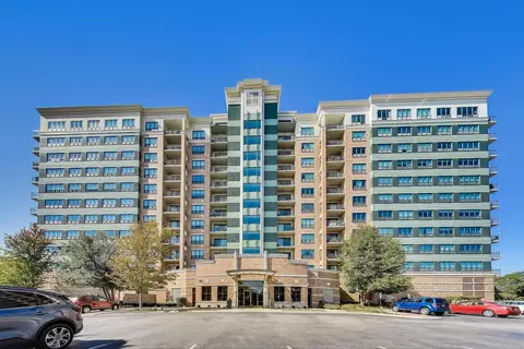 6420 Double Eagle Dr #1014, Woodridge, IL 60517