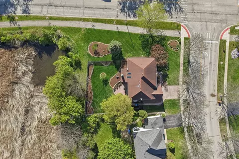 View/Area - 1337 E Thacker St, Schaumburg, IL 60173 photo 6 of 9