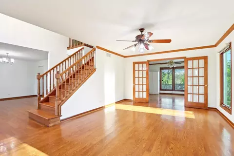 Living - 1337 E Thacker St, Schaumburg, IL 60173 photo 10 of 12
