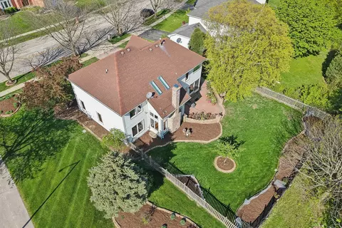 View/Area - 1337 E Thacker St, Schaumburg, IL 60173 photo 7 of 9