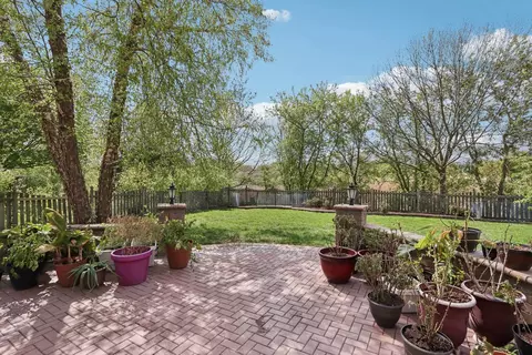 Exterior - 1337 E Thacker St, Schaumburg, IL 60173 photo 5 of 10