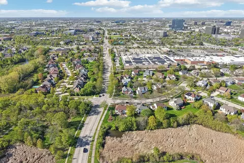 View/Area - 1337 E Thacker St, Schaumburg, IL 60173 photo 3 of 9