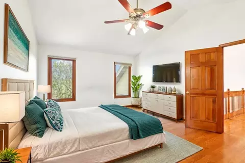 Bedroom - 1337 E Thacker St, Schaumburg, IL 60173 photo 2 of 9