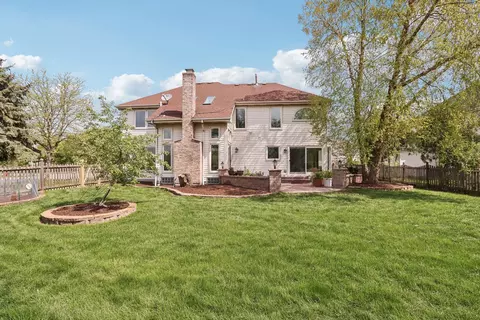Exterior - 1337 E Thacker St, Schaumburg, IL 60173 photo 7 of 10