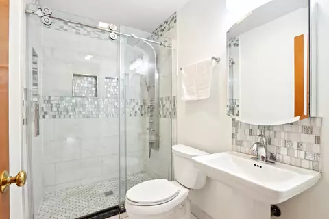 Bath - 1337 E Thacker St, Schaumburg, IL 60173 photo 6 of 7