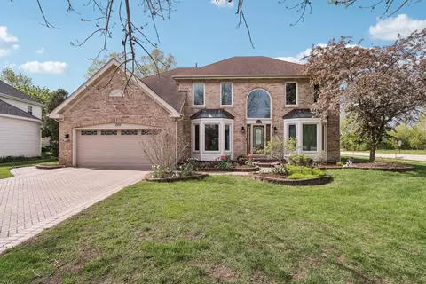 Exterior - 1337 E Thacker St, Schaumburg, IL 60173 photo 2 of 10