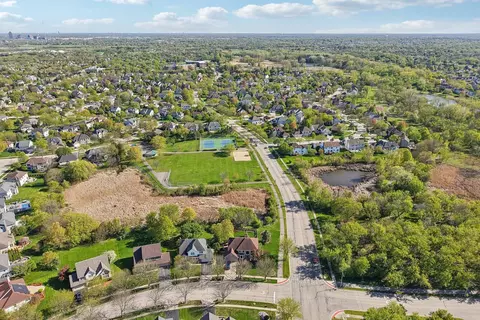 View/Area - 1337 E Thacker St, Schaumburg, IL 60173 photo 1 of 9