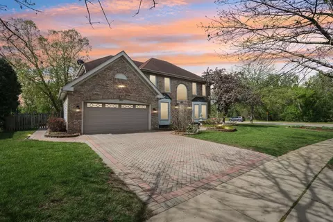 1337 E Thacker St, Schaumburg, IL 60173