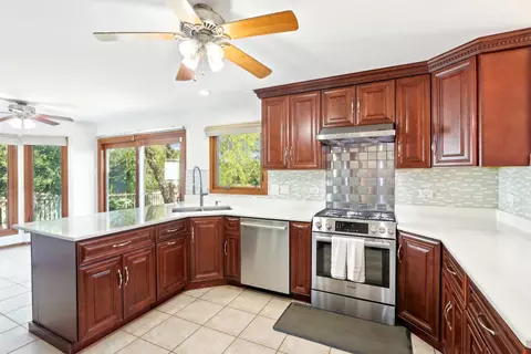 Kitchen - 1337 E Thacker St, Schaumburg, IL 60173 photo 2 of 3