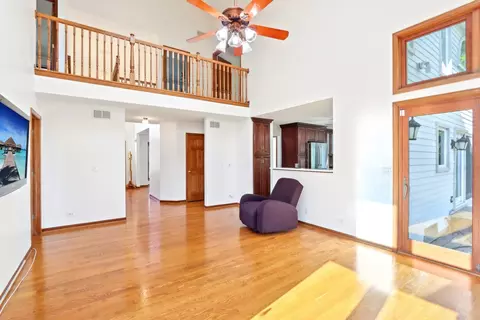 Living - 1337 E Thacker St, Schaumburg, IL 60173 photo 4 of 12