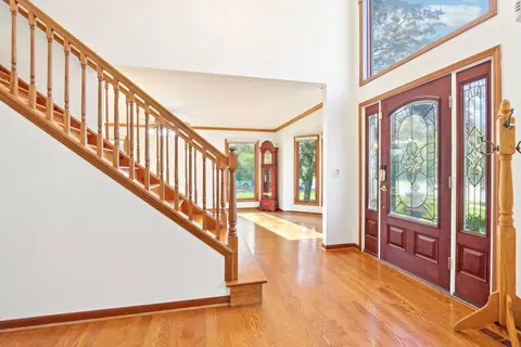 Entry Way - 1337 E Thacker St, Schaumburg, IL 60173 photo 1 of 2