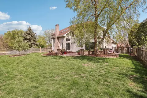 Exterior - 1337 E Thacker St, Schaumburg, IL 60173 photo 9 of 10