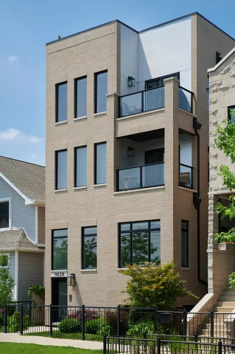 3828 N Racine Ave #3, Chicago, IL 60613