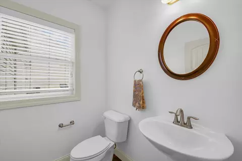 Bath - 2107 Max Run Dr, Champaign, IL 61822 photo 1 of 4