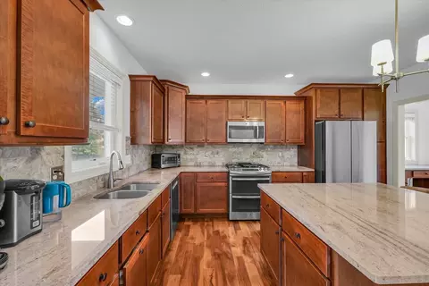 Kitchen - 2107 Max Run Dr, Champaign, IL 61822 photo 2 of 6