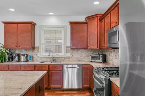 Kitchen - 2107 Max Run Dr, Champaign, IL 61822 photo 3 of 6