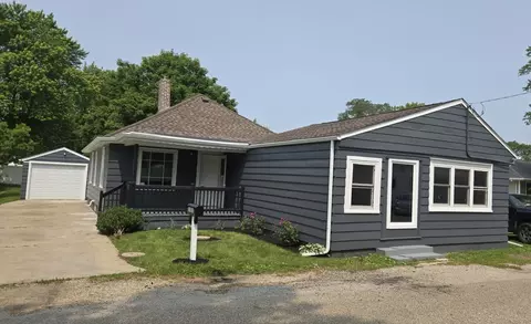 1002 Hoyne St, Streator, IL 61364