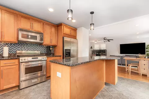 Kitchen - 1237 Fox River Dr, Algonquin, IL 60102 photo 2 of 2