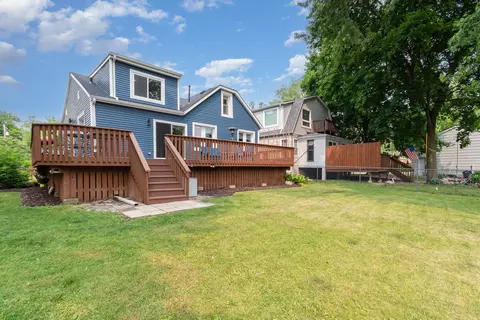 Exterior - 1237 Fox River Dr, Algonquin, IL 60102 photo 3 of 7
