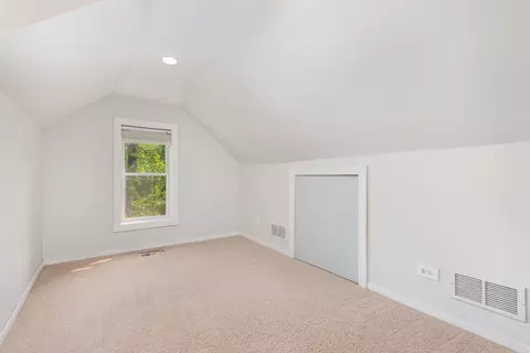Bedroom - 1237 Fox River Dr, Algonquin, IL 60102 photo 5 of 5