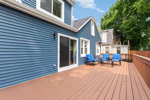 Exterior - 1237 Fox River Dr, Algonquin, IL 60102 photo 2 of 7