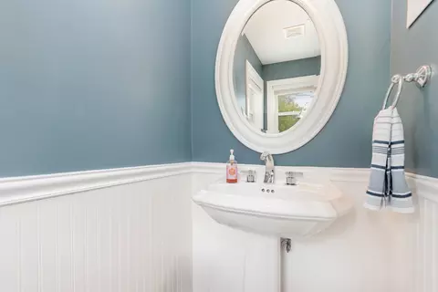 Bath - 1237 Fox River Dr, Algonquin, IL 60102 photo 1 of 4