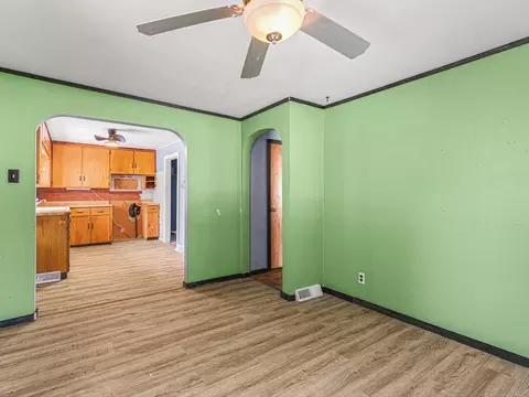329 E 8th St, Pecatonica, IL 61063 photo 11