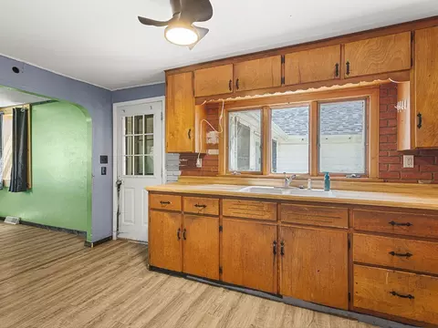 329 E 8th St, Pecatonica, IL 61063 photo 13