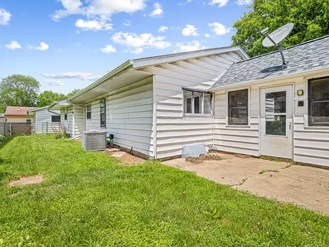 329 E 8th St, Pecatonica, IL 61063 photo 29