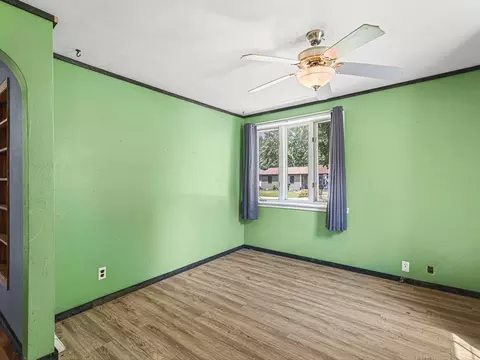 329 E 8th St, Pecatonica, IL 61063 photo 10