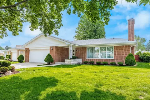 10661 Newbury St, Westchester, IL 60154