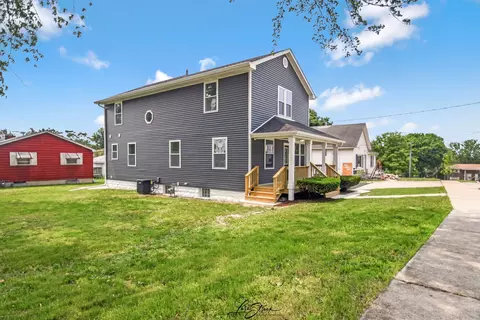 Exterior - 223 E 20th Ct, Lockport, IL 60441 photo 3 of 4