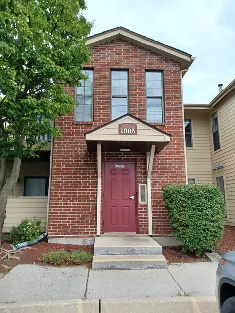 1905 N Hicks Rd #206, Palatine, IL 60074