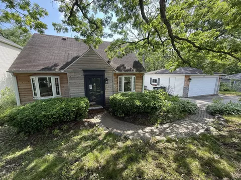 21317 W Shady Ln, Lake Zurich, IL 60047