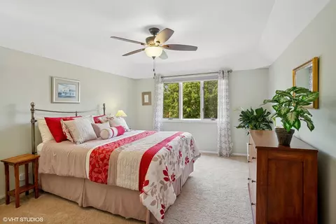 Bedroom - 1709 Pebble Beach Ct, Hoffman Estates, IL 60169 photo 2 of 2