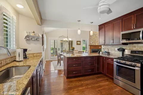 Kitchen - 1709 Pebble Beach Ct, Hoffman Estates, IL 60169 photo 1 of 2