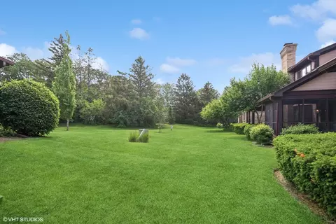 Exterior - 1709 Pebble Beach Ct, Hoffman Estates, IL 60169 photo 4 of 5