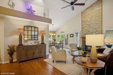 Other - 1709 Pebble Beach Ct, Hoffman Estates, IL 60169 photo 2 of 9