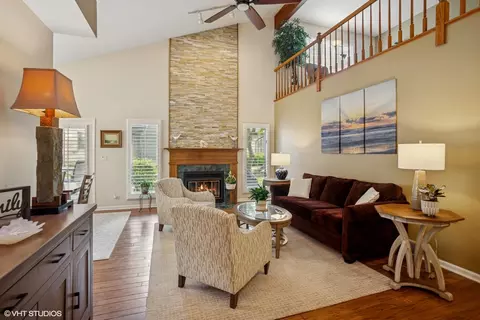 Living - 1709 Pebble Beach Ct, Hoffman Estates, IL 60169 photo 2 of 2