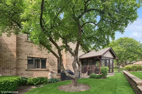 Exterior - 1709 Pebble Beach Ct, Hoffman Estates, IL 60169 photo 3 of 5