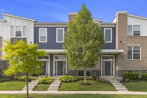29 W711 Cambridge St, Warrenville, IL 60555