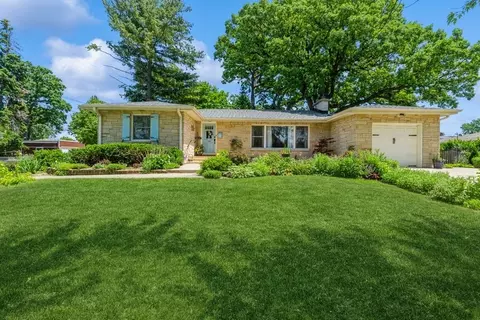 7807 Pershing Blvd, Kenosha, WI 53142