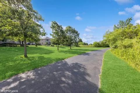 13008 Rockfish Ln, Plainfield, IL 60585 photo 3