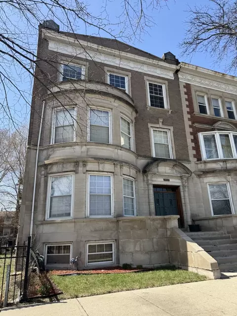 3816 S King Dr #1, Chicago, IL 60653