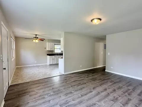 Living - 14334 Ridgeway Ave, Midlothian, IL 60445 photo 2 of 2