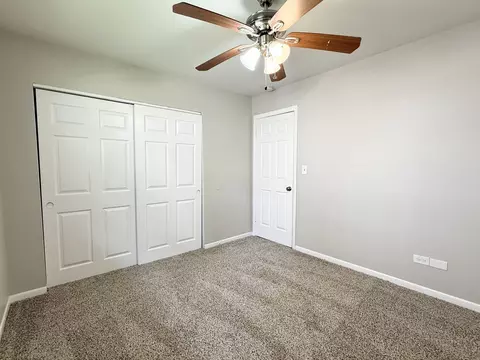 Bedroom - 14334 Ridgeway Ave, Midlothian, IL 60445 photo 2 of 7